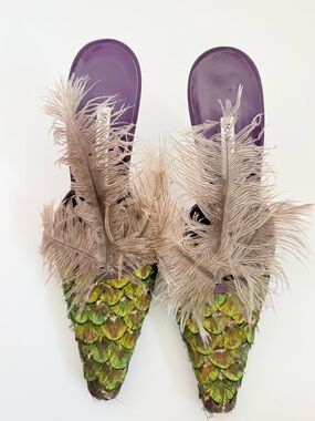Manolo Blahnik AW97 Rare Peacock Feather Mule Heels Purple Archival 37.5